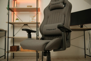 Cougar EXPLORE ROYAL GRAY F: функціональне та зручне ігрове крісло